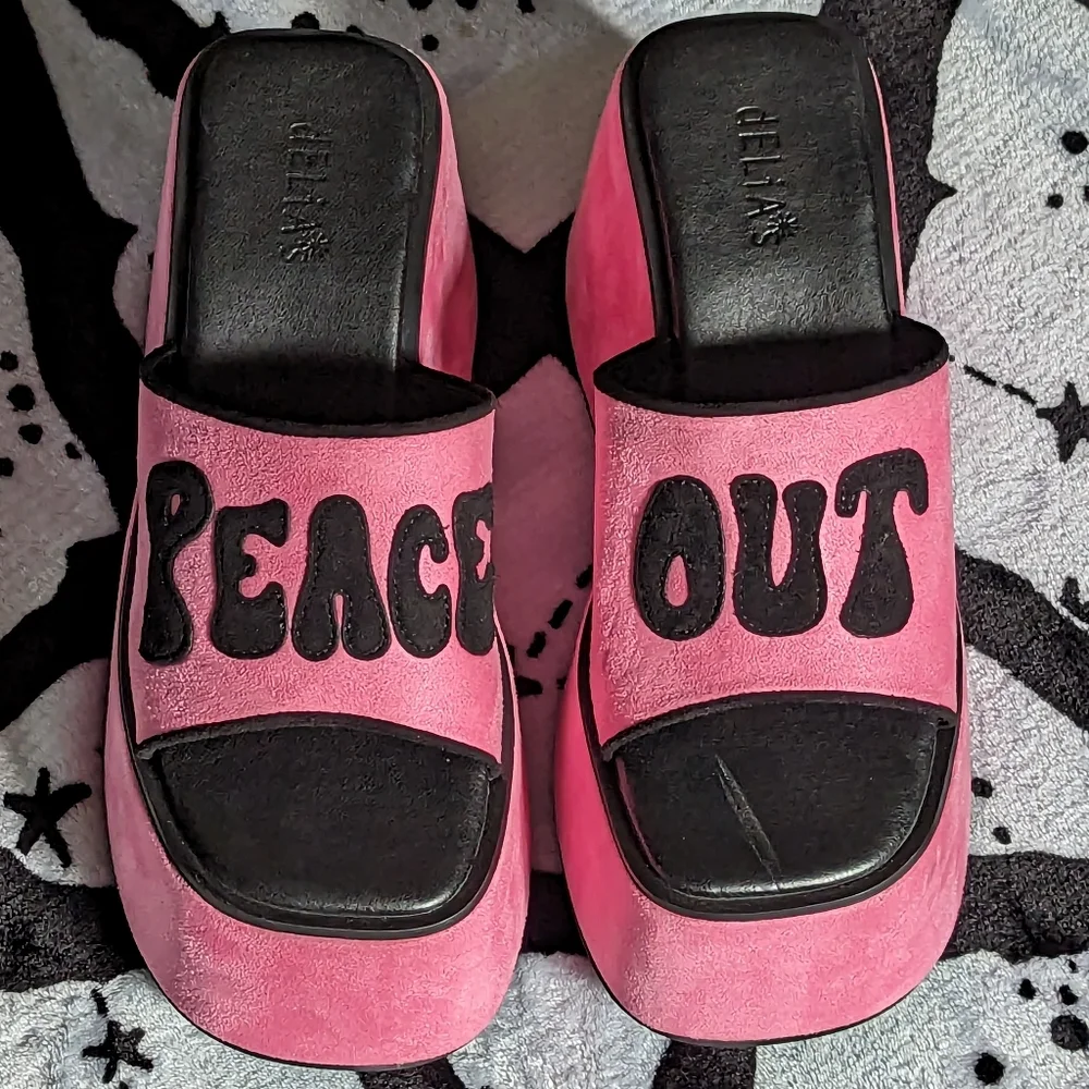 π©· Dolls Kill That 70s Flow Peace Out Platform Slides π©· - Picture 1 of 11